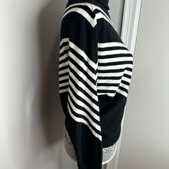 Tahiti Black & White Chevron Striped Bat wing Sweater. Small. Mock Turtle Neck. - Picture 8 of 10
